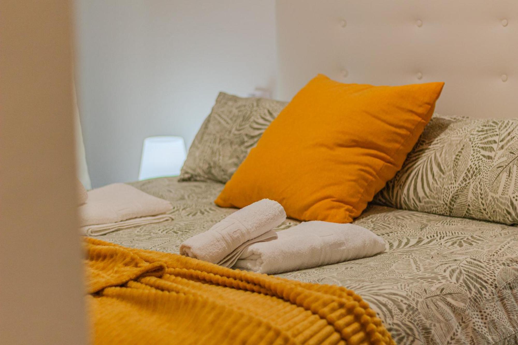 Menabrea Holiday House Near The Beach And Airport Санта Пола Екстериор снимка