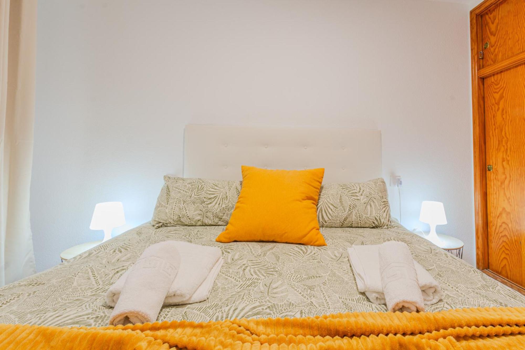 Menabrea Holiday House Near The Beach And Airport Санта Пола Екстериор снимка