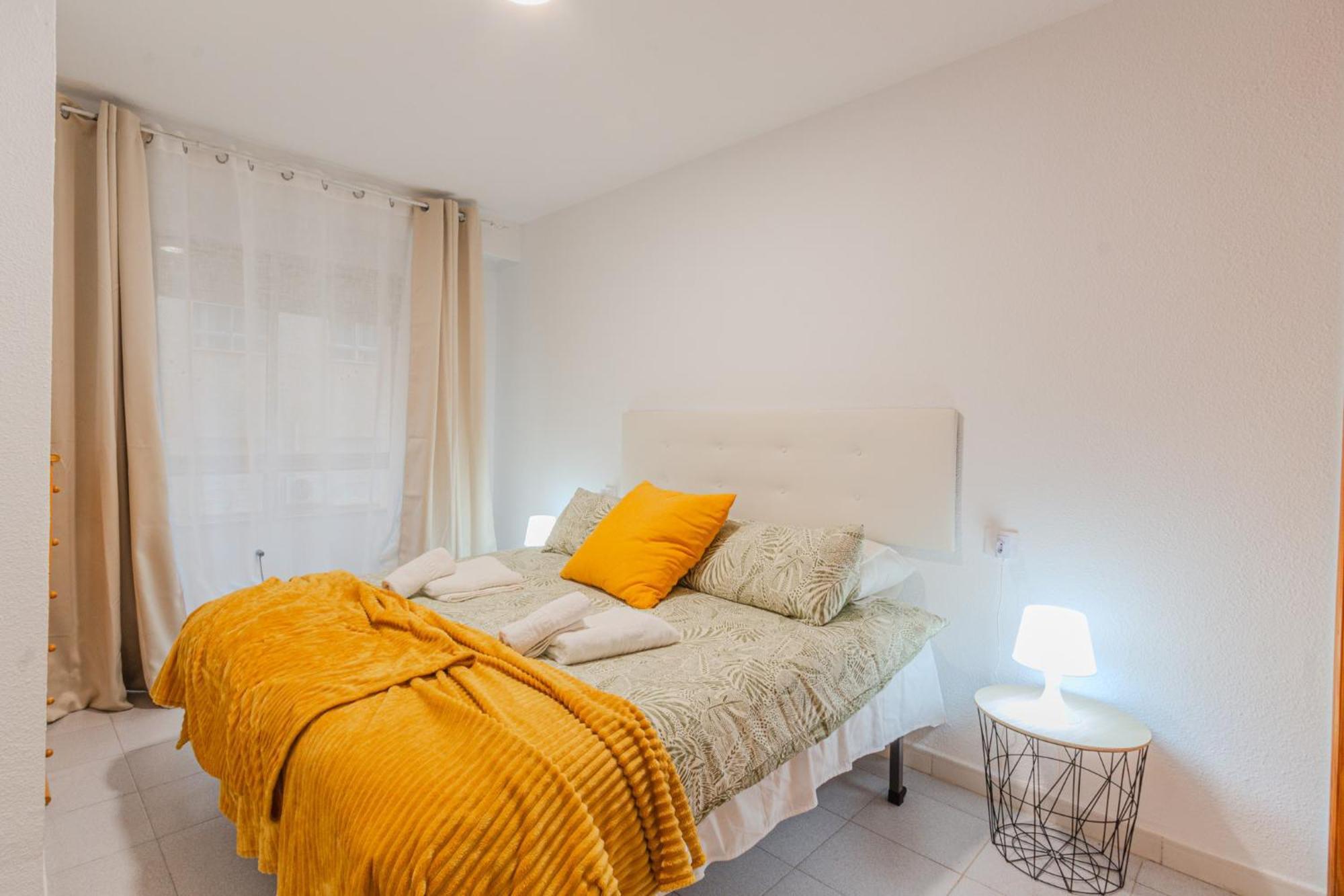 Menabrea Holiday House Near The Beach And Airport Санта Пола Екстериор снимка