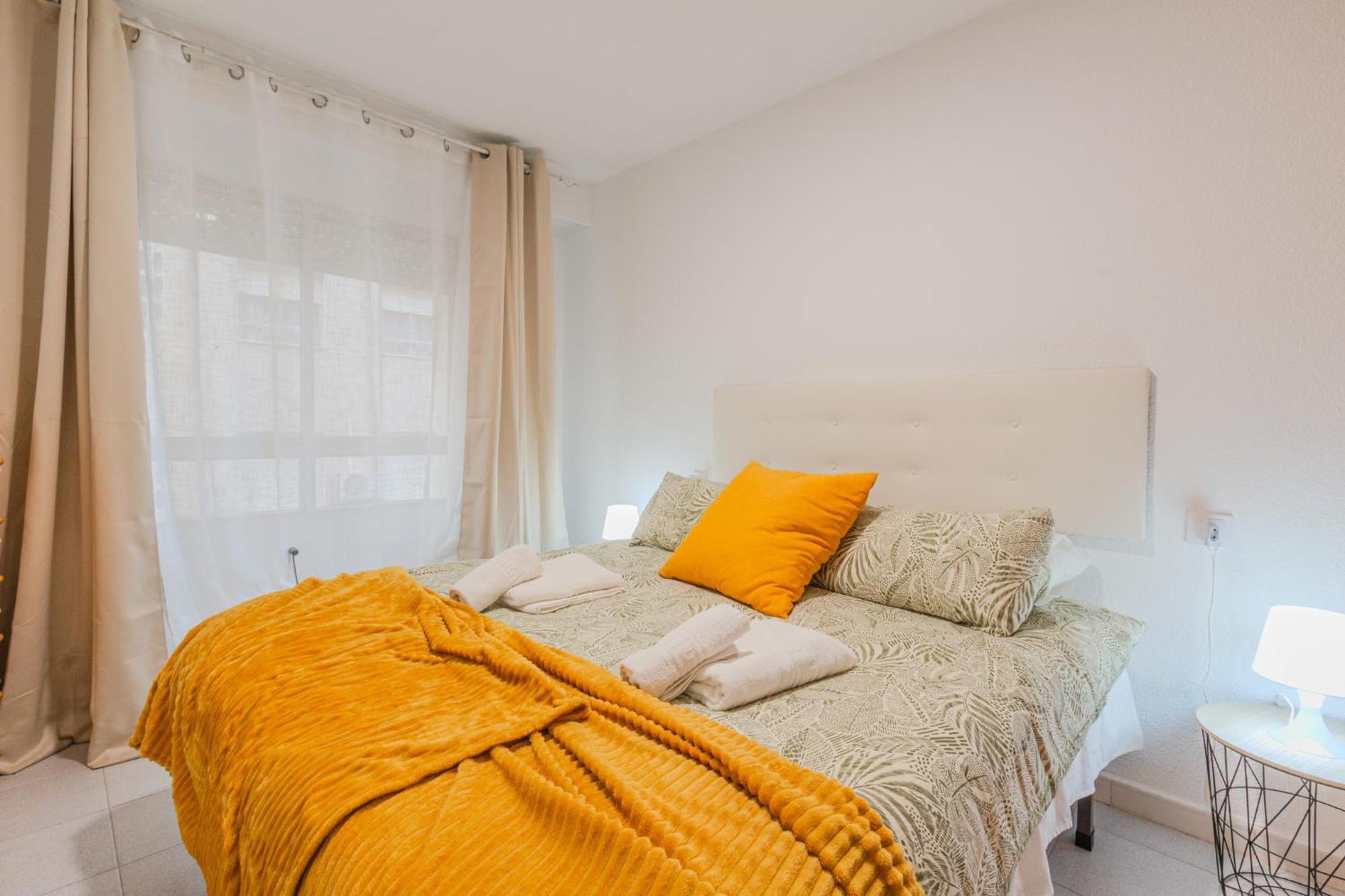 Menabrea Holiday House Near The Beach And Airport Санта Пола Екстериор снимка